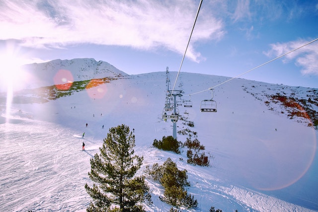 Chairlift over slopes in Bansko