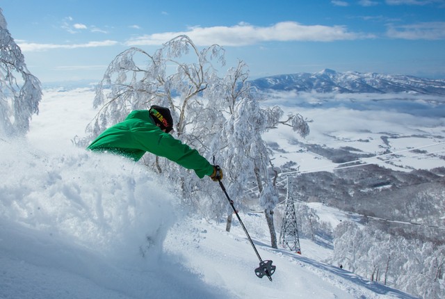 Skiing in Niseko