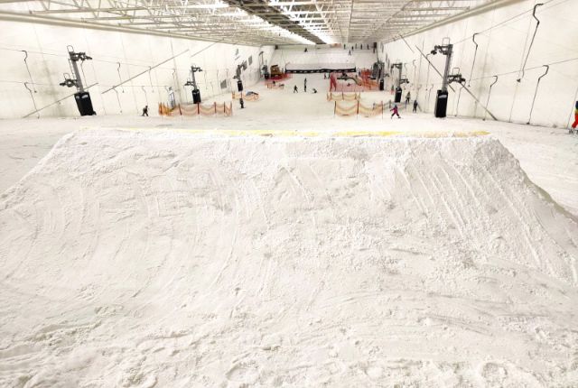 Indoor skiing in UK